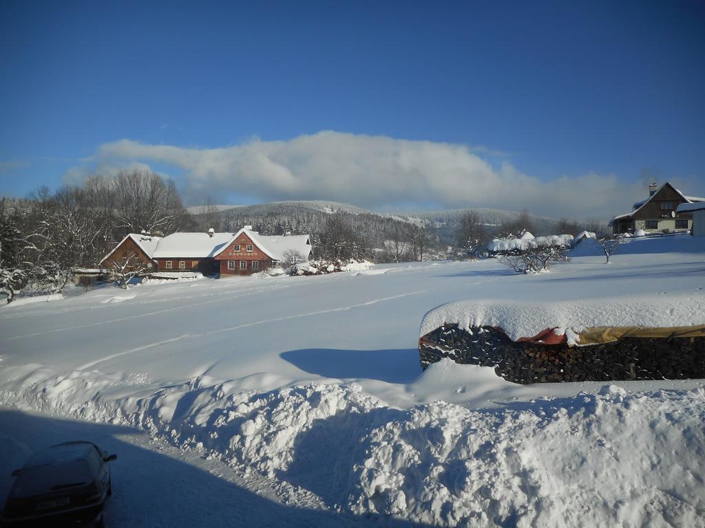Chalupa Vecernik โรกีนีซ นัด ยีเซอโร ภายนอก รูปภาพ